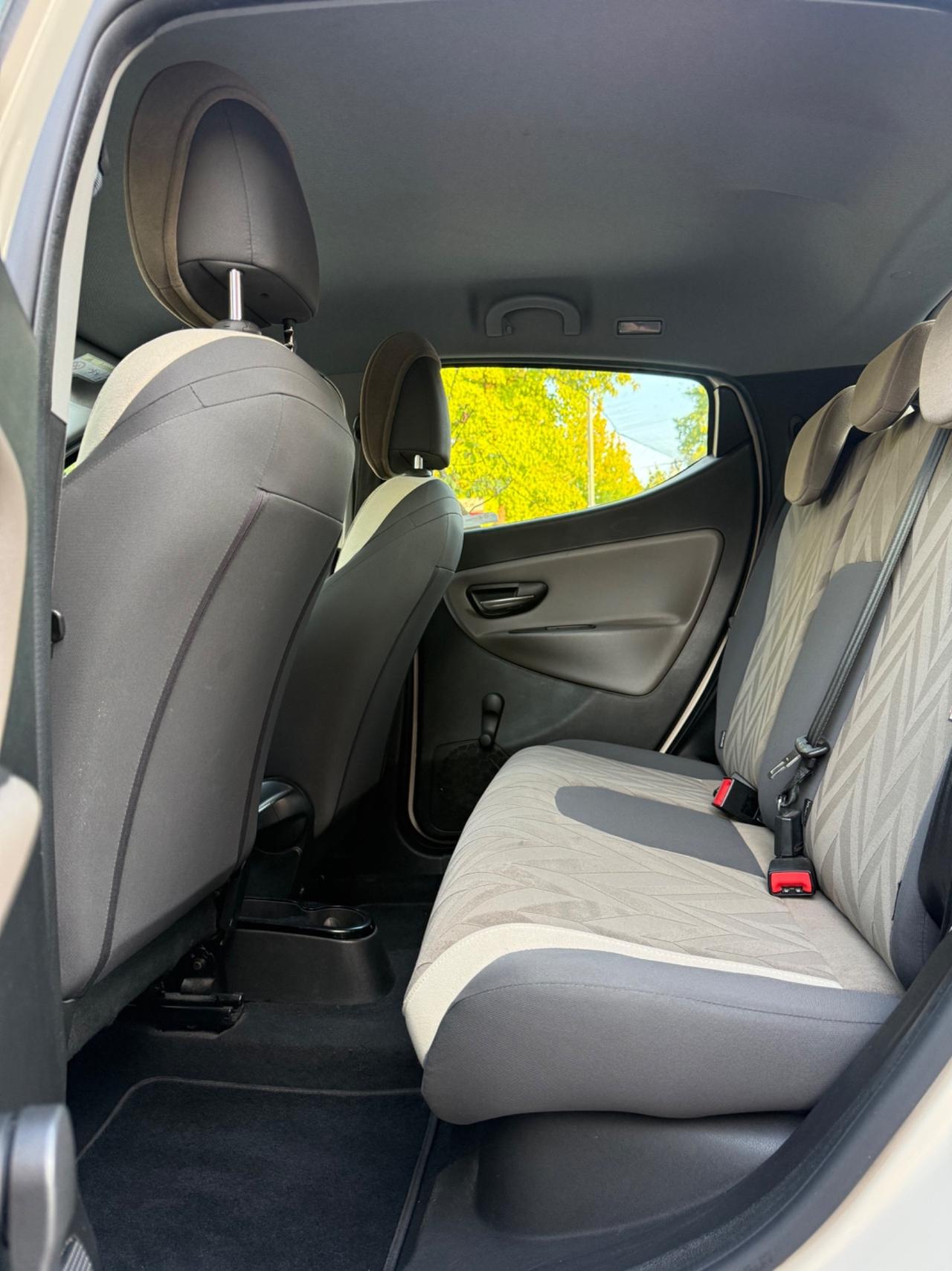 Lancia Ypsilon 1.2 69 CV 5 porte Platinum