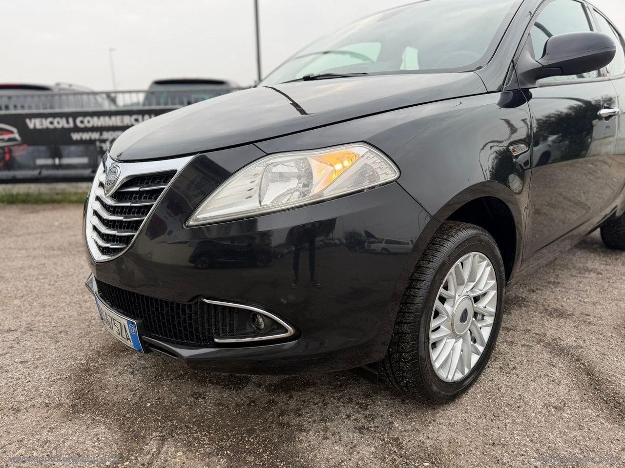 LANCIA Ypsilon 0.9 T.Air 85CV 5p. Met.Ec. Gold