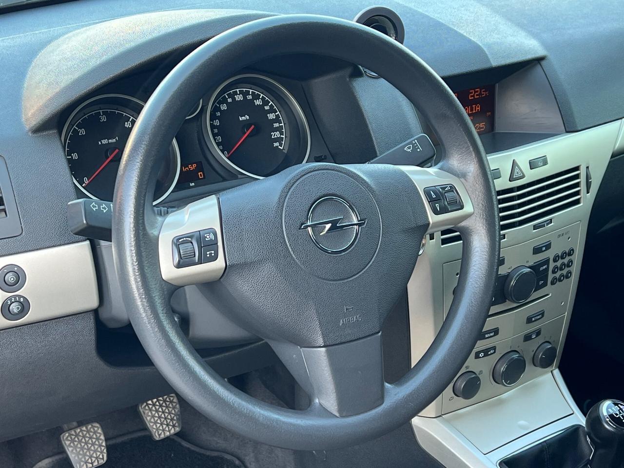 Opel Astra GTC 1.7 CDTI 125CV 3 porte Cosmo