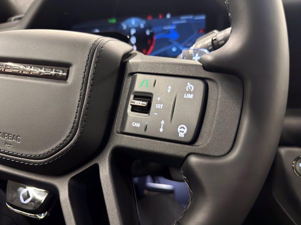 LAND ROVER Defender (2019) LAND ROVER 110 4.4 V8 635 CV AWD Auto OCTA Black del 2026