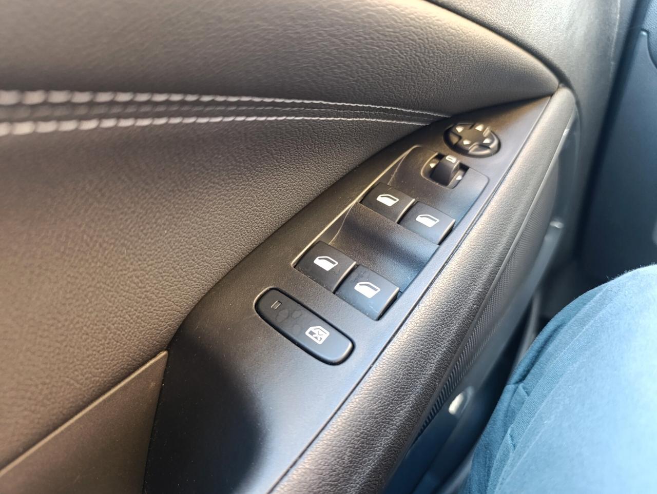 Opel Crossland 1.2 benzina Elegance