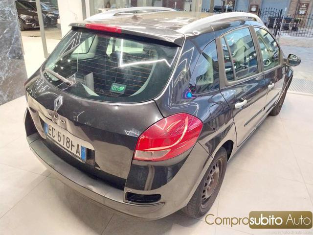 RENAULT Clio 1.2 16V SporTour Confort