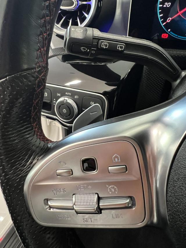 MERCEDES-BENZ CLA 200 d Automatic Shooting Brake Premium Black Pack