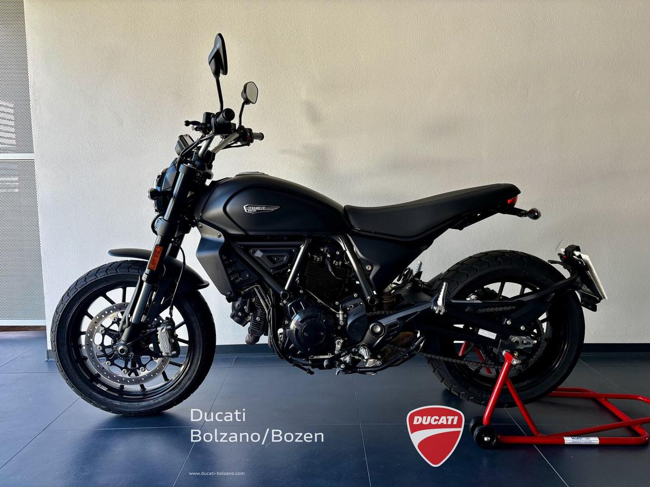Ducati Scrambler 800 Icon Dark