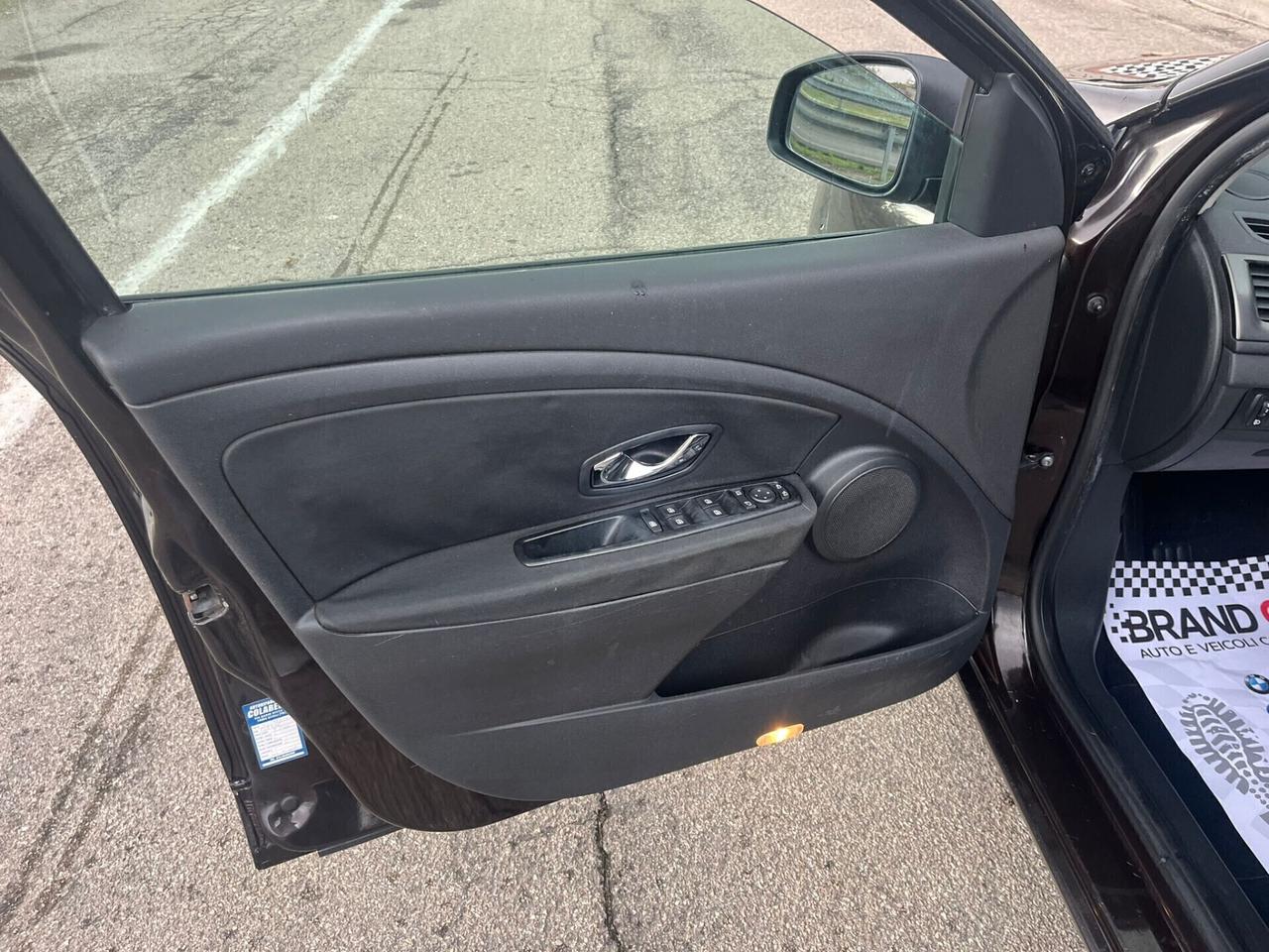 Renault Megane 1.5 dCi 110CV EDC SporTour 2012