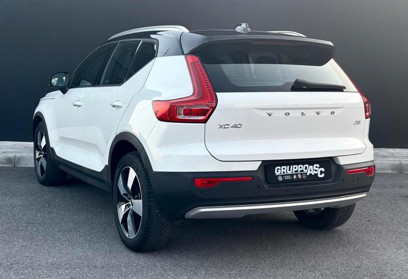 Volvo XC40 2.0 d3 150 CV Momentum my20 2WD