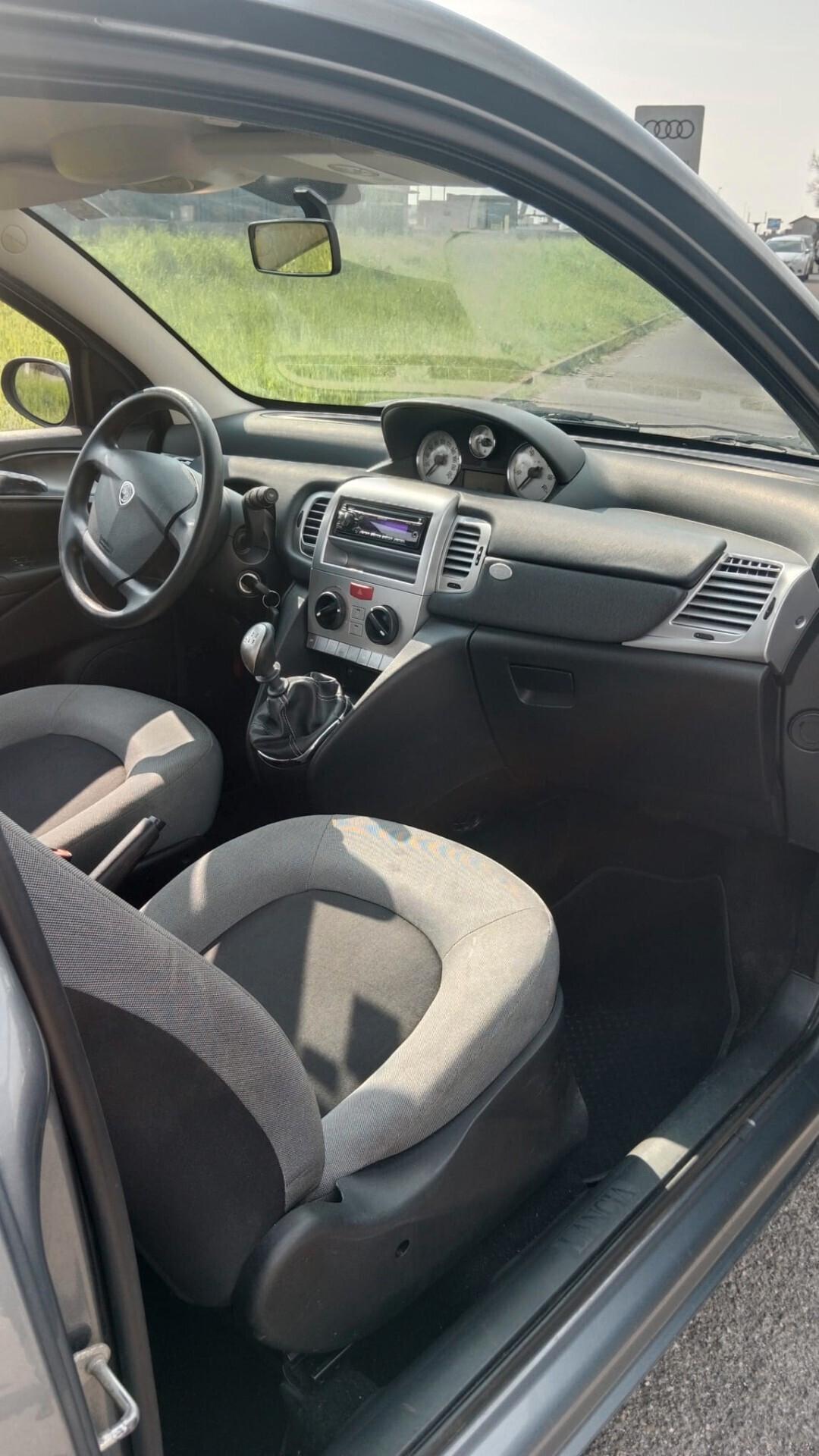 Lancia Ypsilon 1.4 Oro