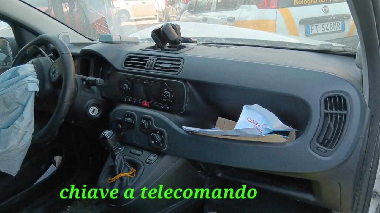 Fiat Panda hybrida incidentata sinistrata mondialcars 022