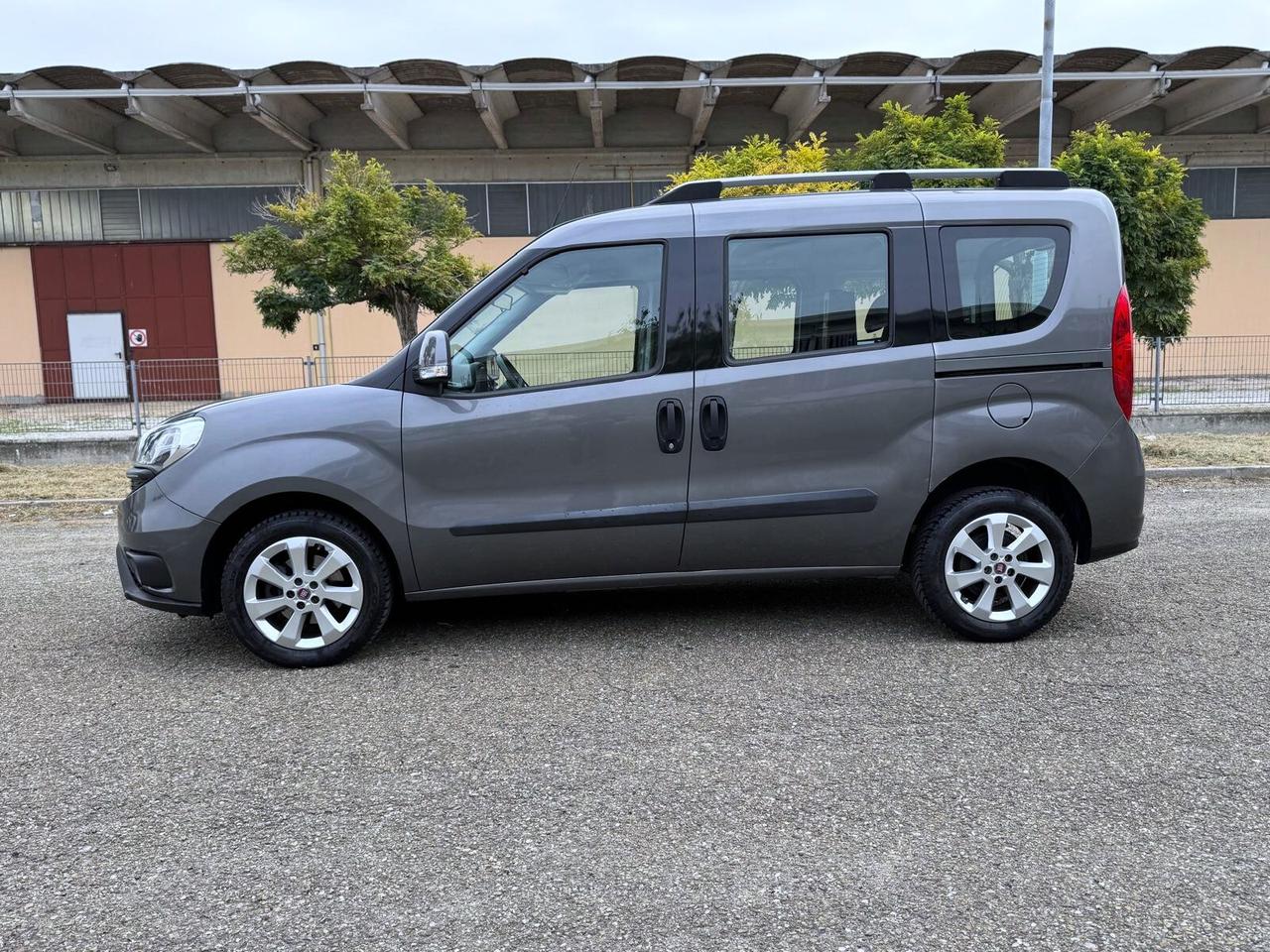 FIAT DOBLO 1.6 MJT XL PEDANA PER DISABILI