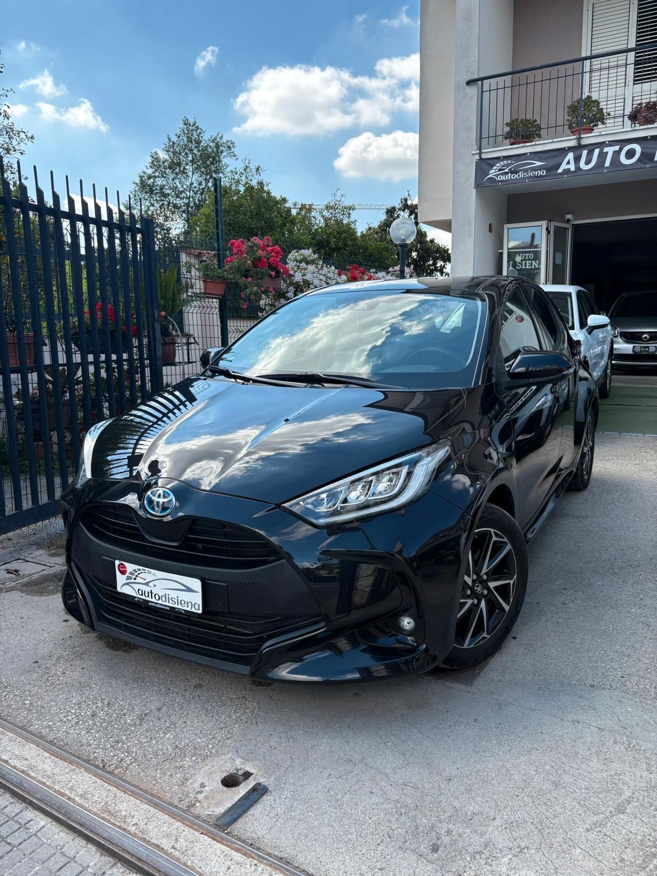 Toyota Yaris 1.5 Hybrid 5 porte Lounge design