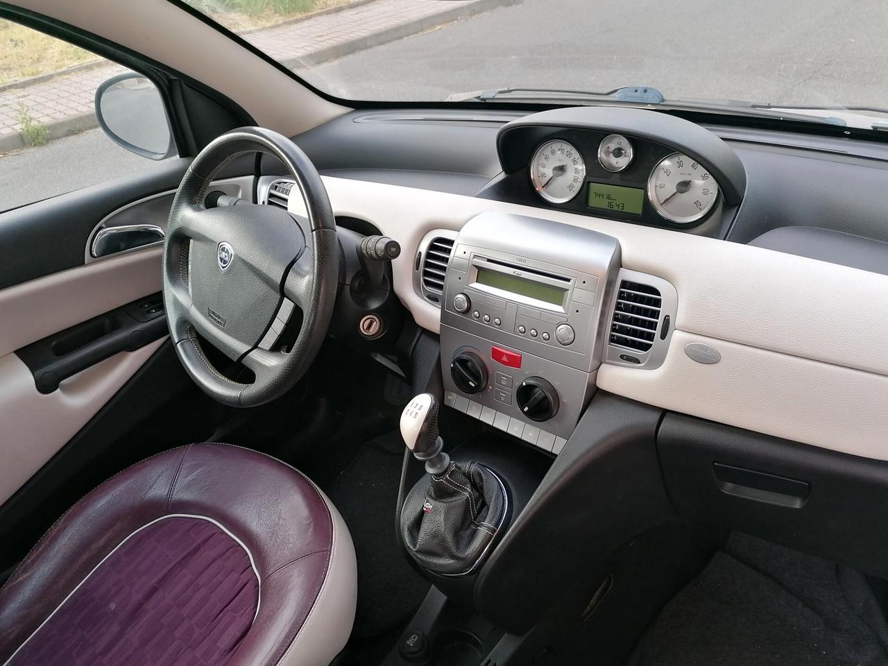 Lancia Ypsilon 1.2 60cv Platino Tetto Apribile