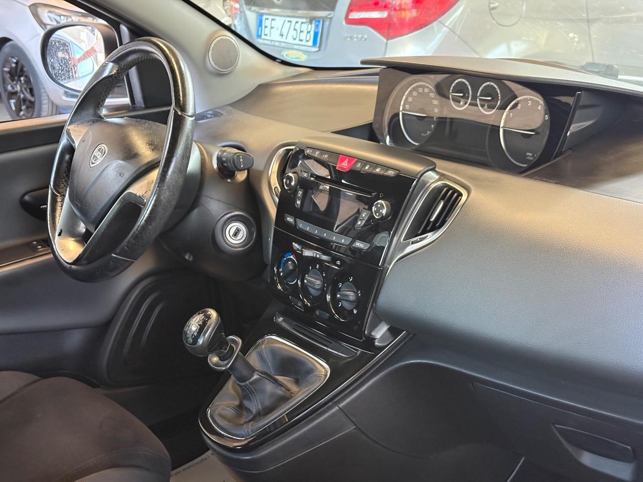 Lancia Ypsilon 0.9 TwinAir 85 CV 5 porte Metano Ecochic Gold