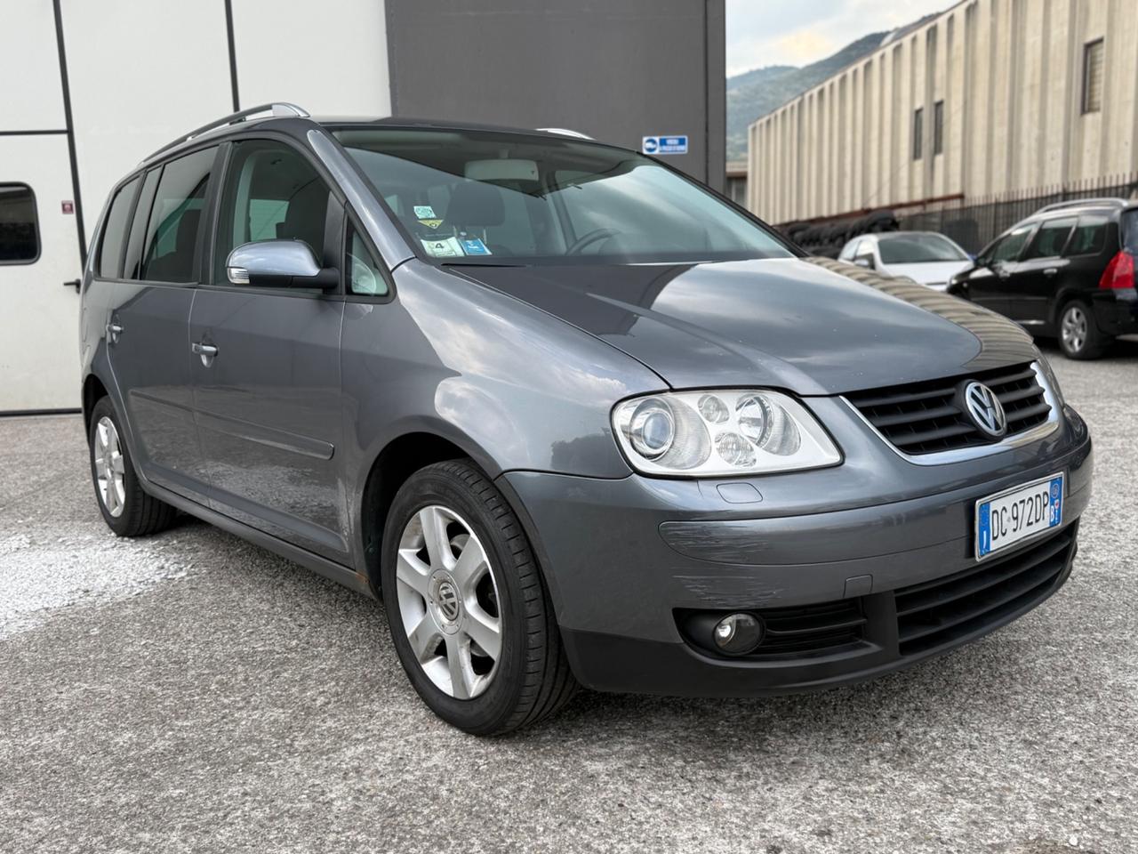 Volkswagen Touran 2.0 TDI DPF DSG Highline