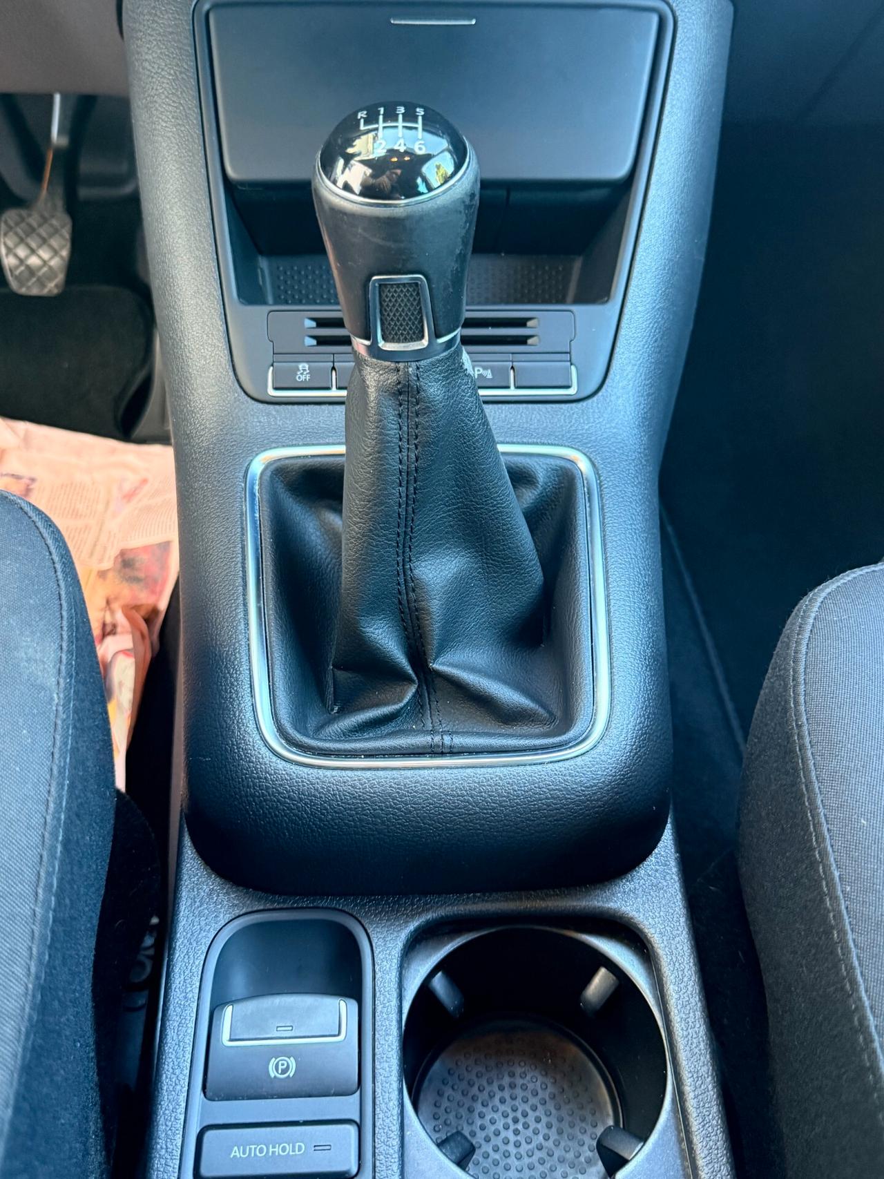 Volkswagen Tiguan 2.0 tdi Sport STYLE ,KM CERTIFICATI VOLKSWAGEN,NAVI,BLUETOOTH,SENSORI DI PARCHEGGIO