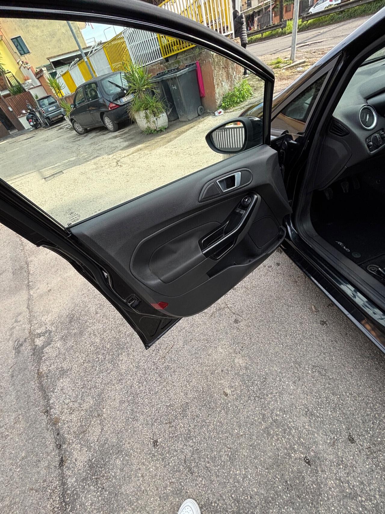 Ford Fiesta 1.5 TDCi 75CV 5 porte Titanium