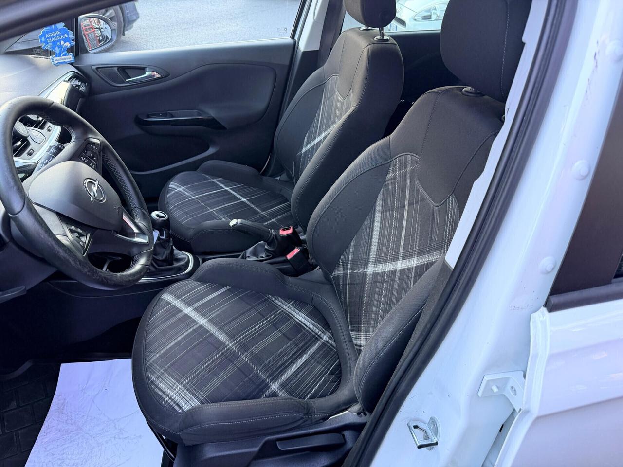 Opel Corsa 1.2 5 porte b-Color