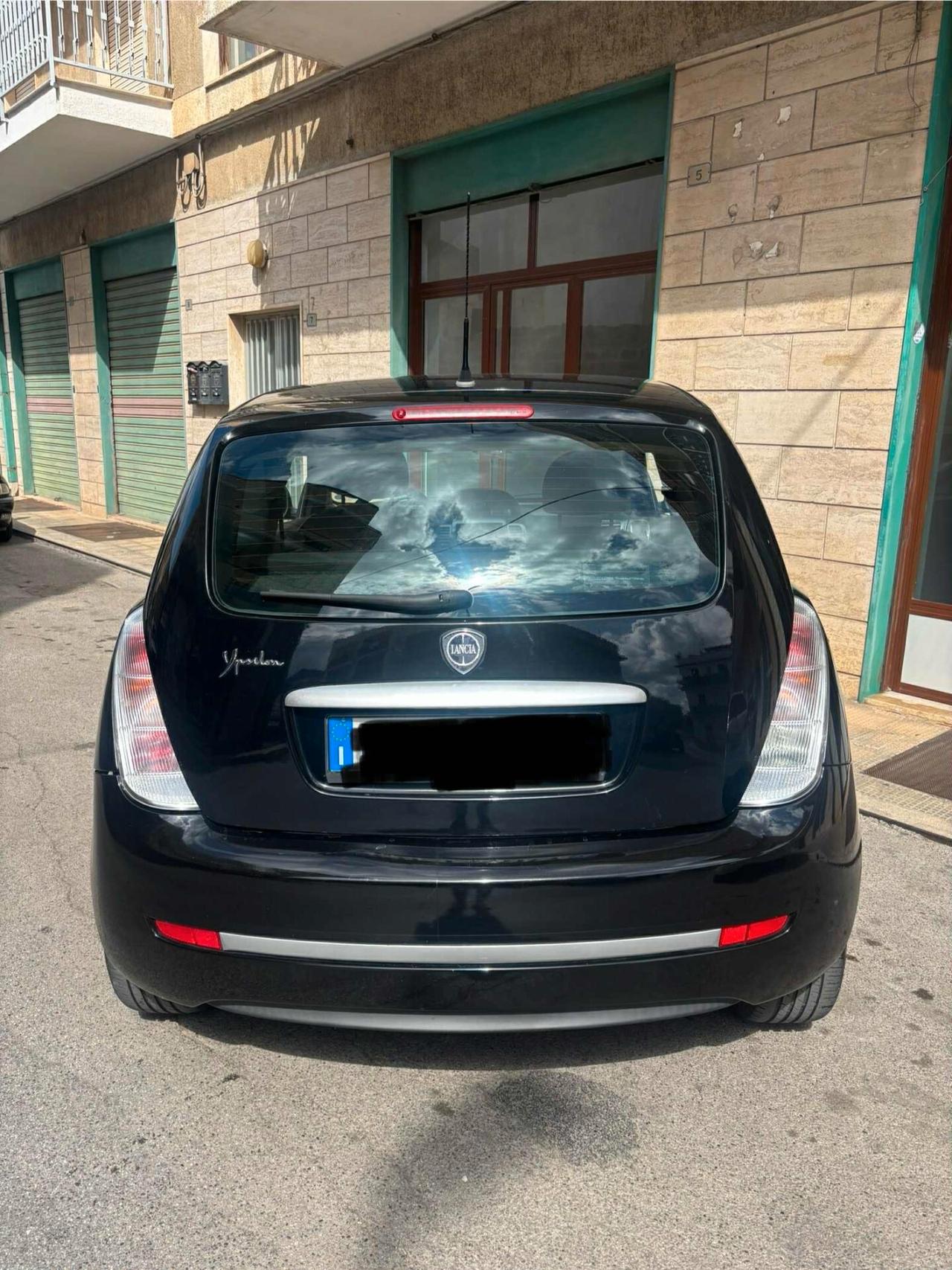 Lancia Ypsilon 1.4 Argento Ecochic GPL