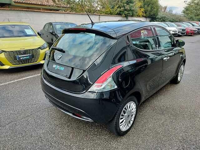 Lancia Ypsilon 1.2 69 CV 5 porte Silver