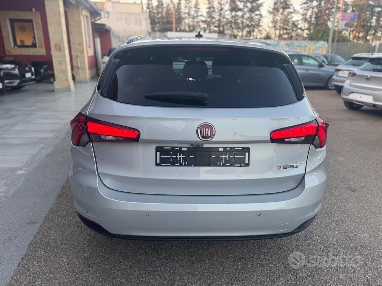 Fiat Tipo 1.6 Mjt SW Lounge Navi Retro Carplay