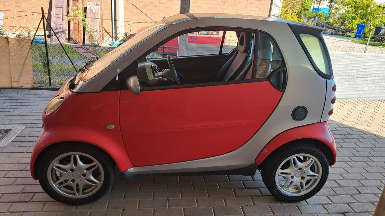 Smart ForTwo 700 coupé pure (45 kW)