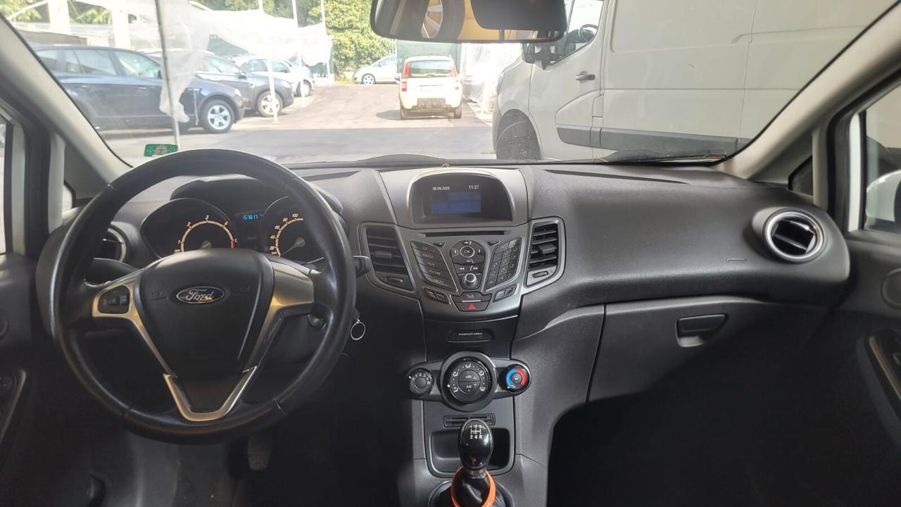 Ford Fiesta 1.5 TDCi 95CV AUTOCARRO CON I POSTI