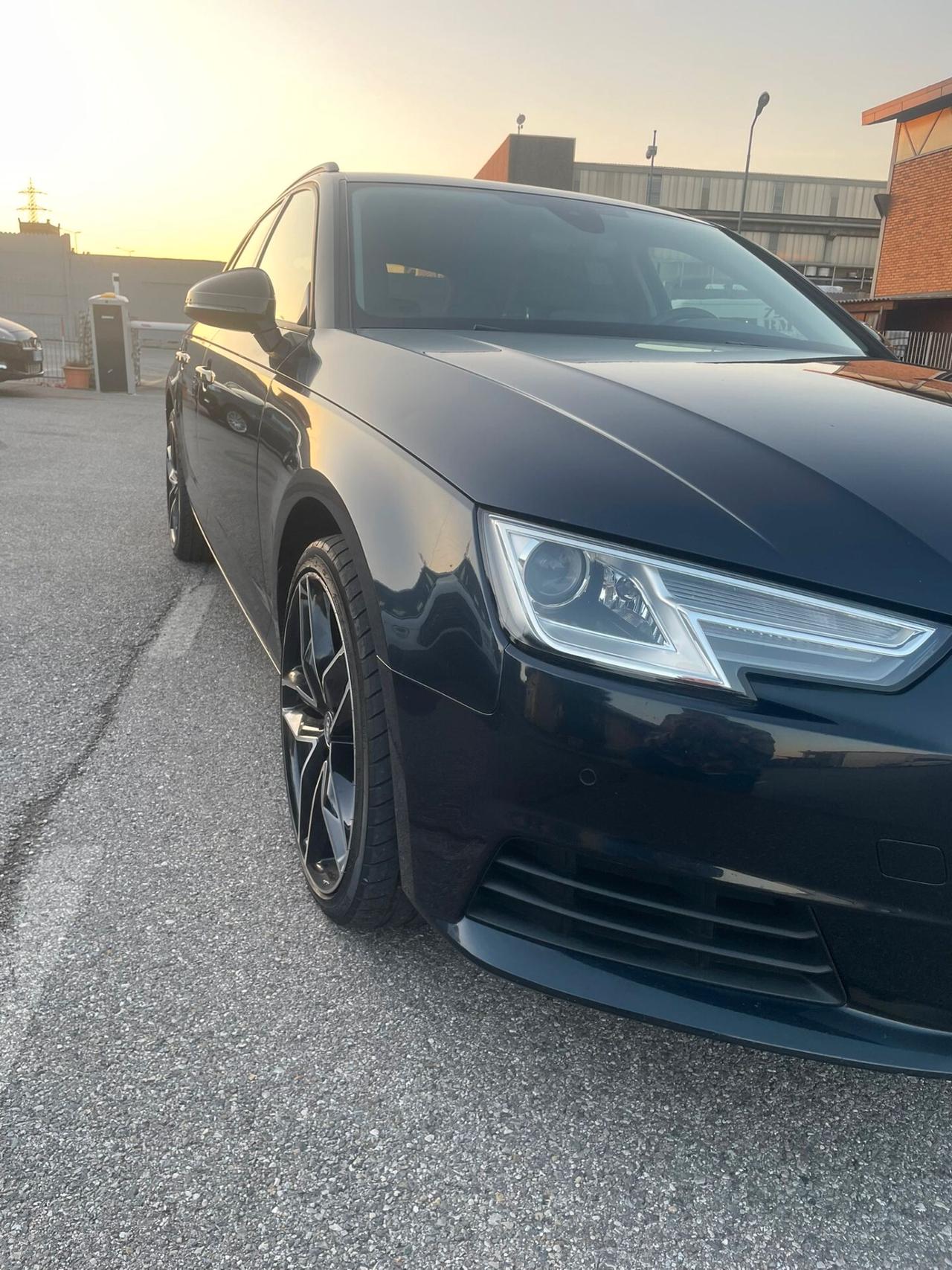 Audi A4 Avant 2.0 TDI 150 CV S tronic S line edition