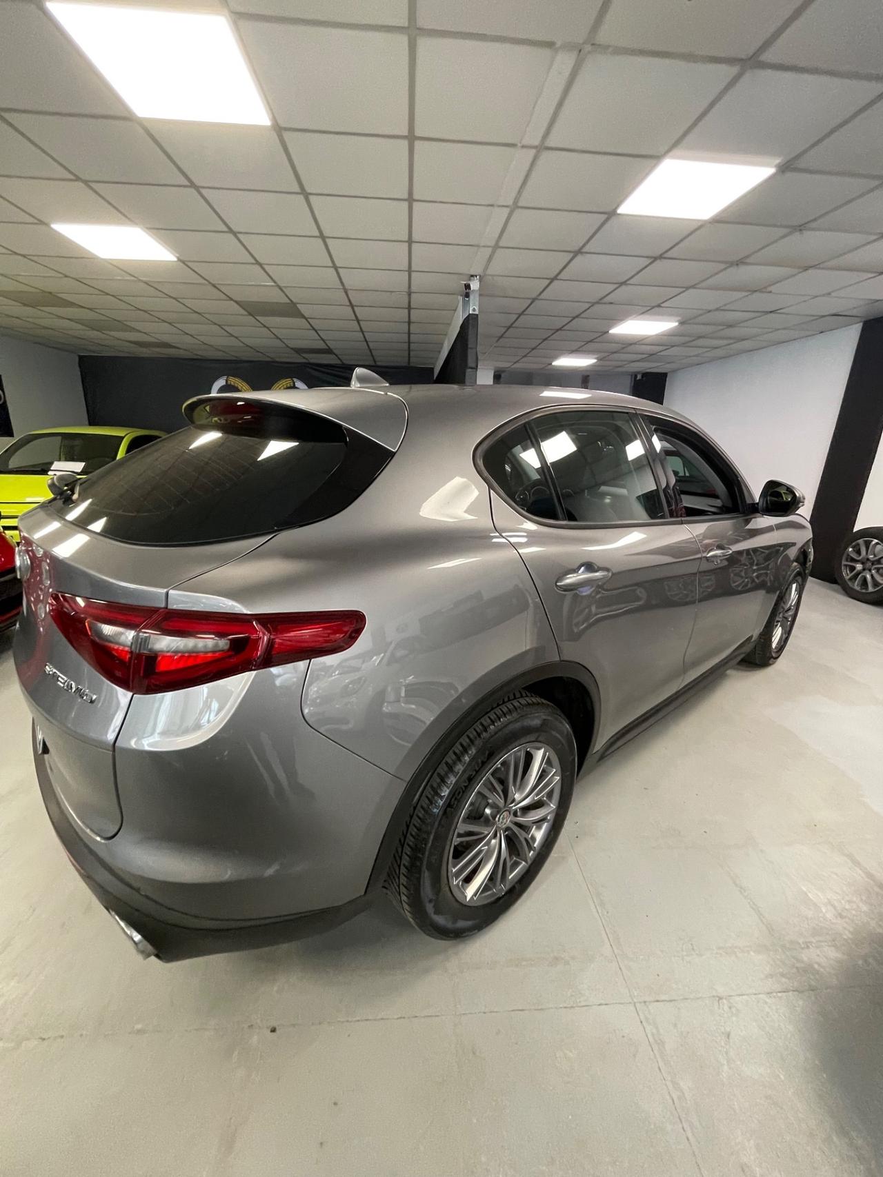 Alfa Romeo Stelvio 2.2 Turbodiesel 180 CV AT8 RWD Executive