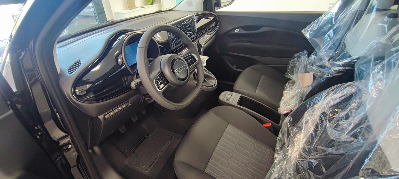 Fiat 500 Berlina Hybrid Icon