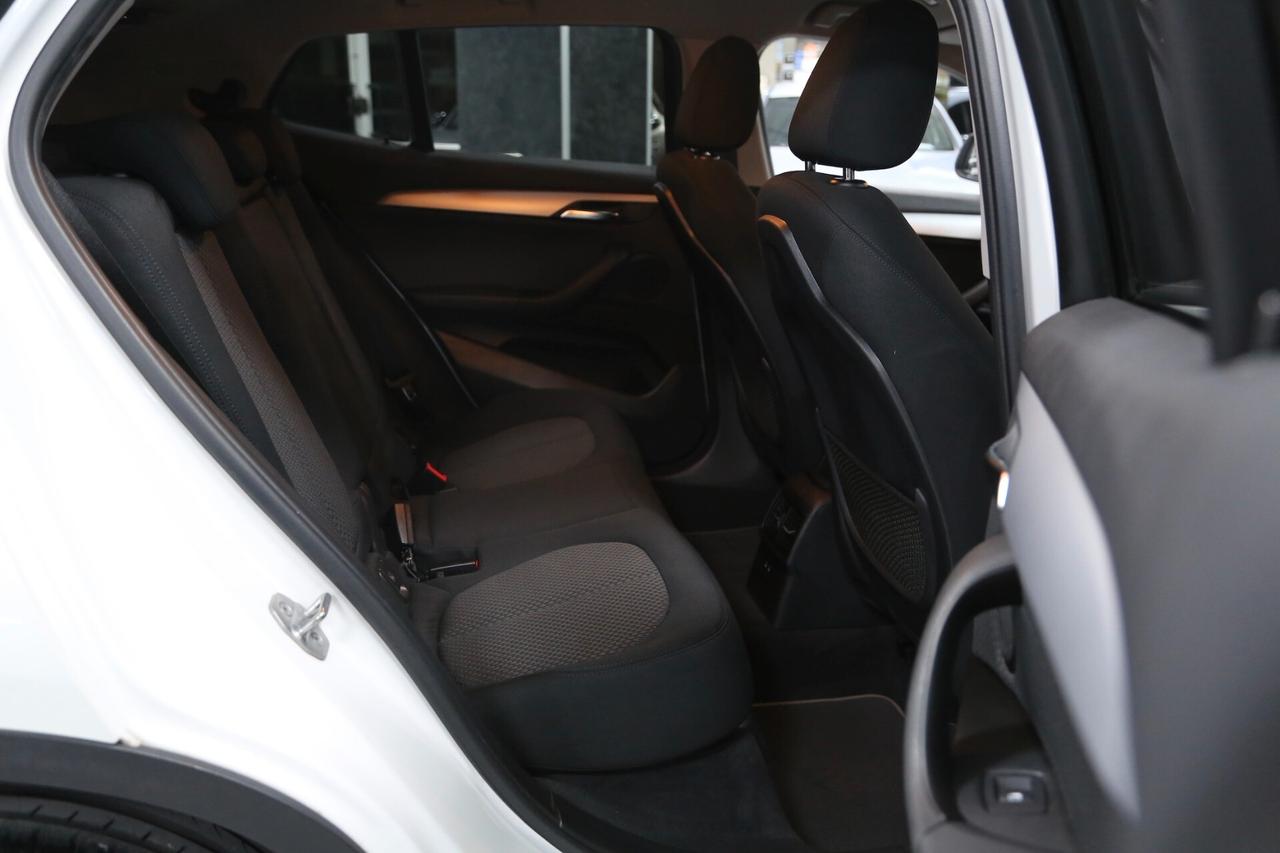 BMW X2 sDrive18d Business-X auto