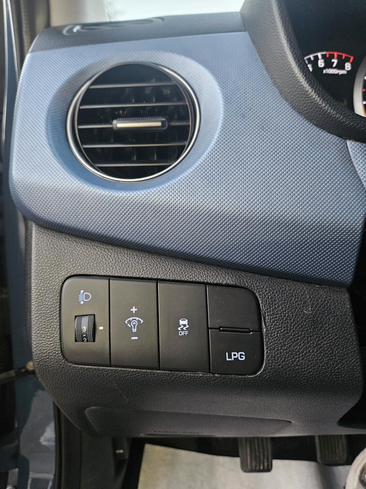 Hyundai i10 1.0 Comfort BENZ/GPL