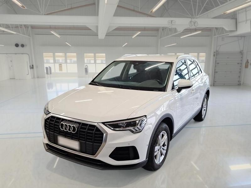AUDI Q3 45 TFSI e S tronic Business