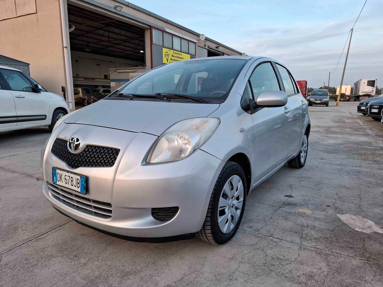 TOYOTA YARIS 1.0 BENZINA 5 PORTE - 2007