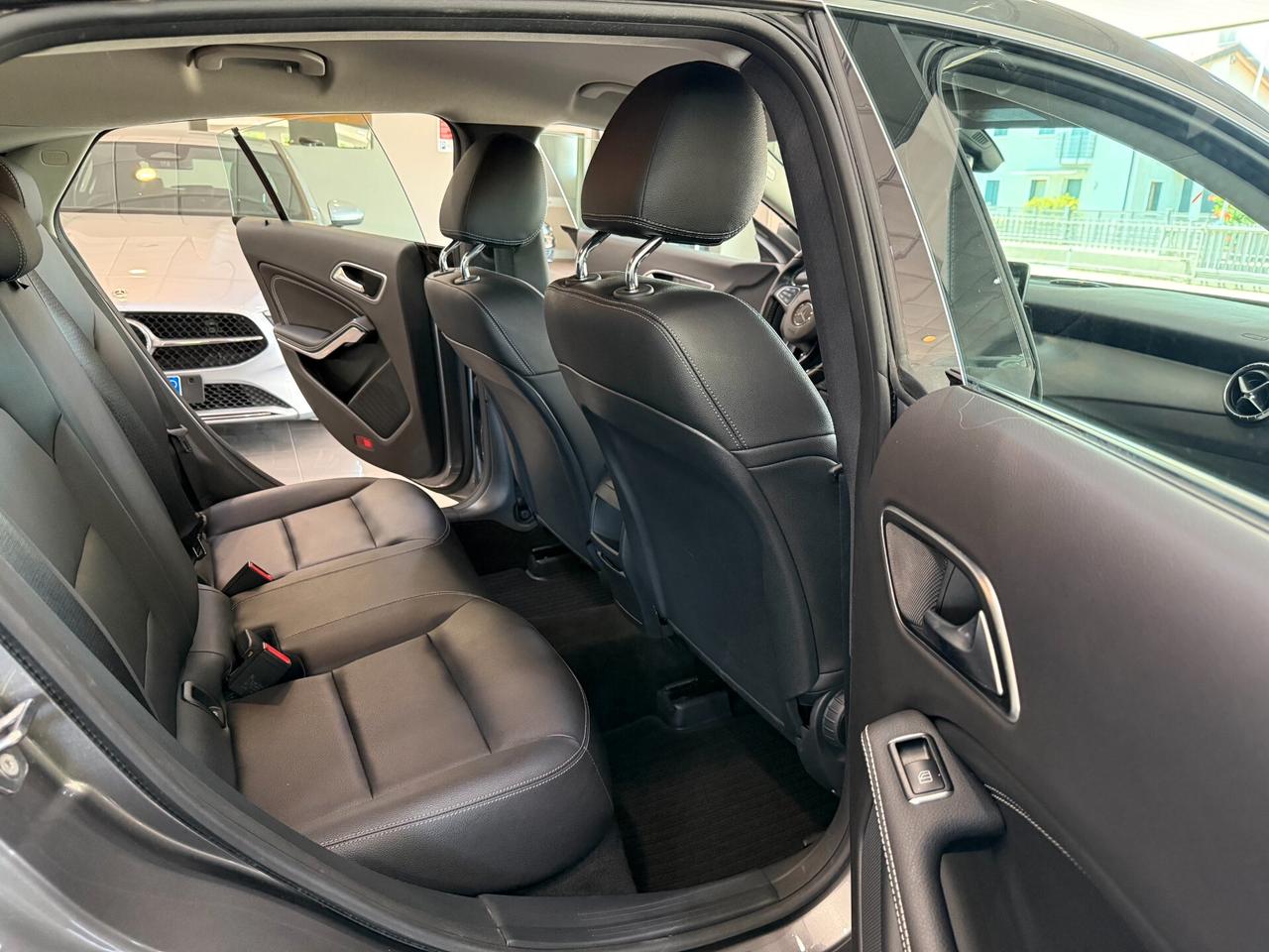 Mercedes-benz CLA 200 d Automatic Business 89.000 KM