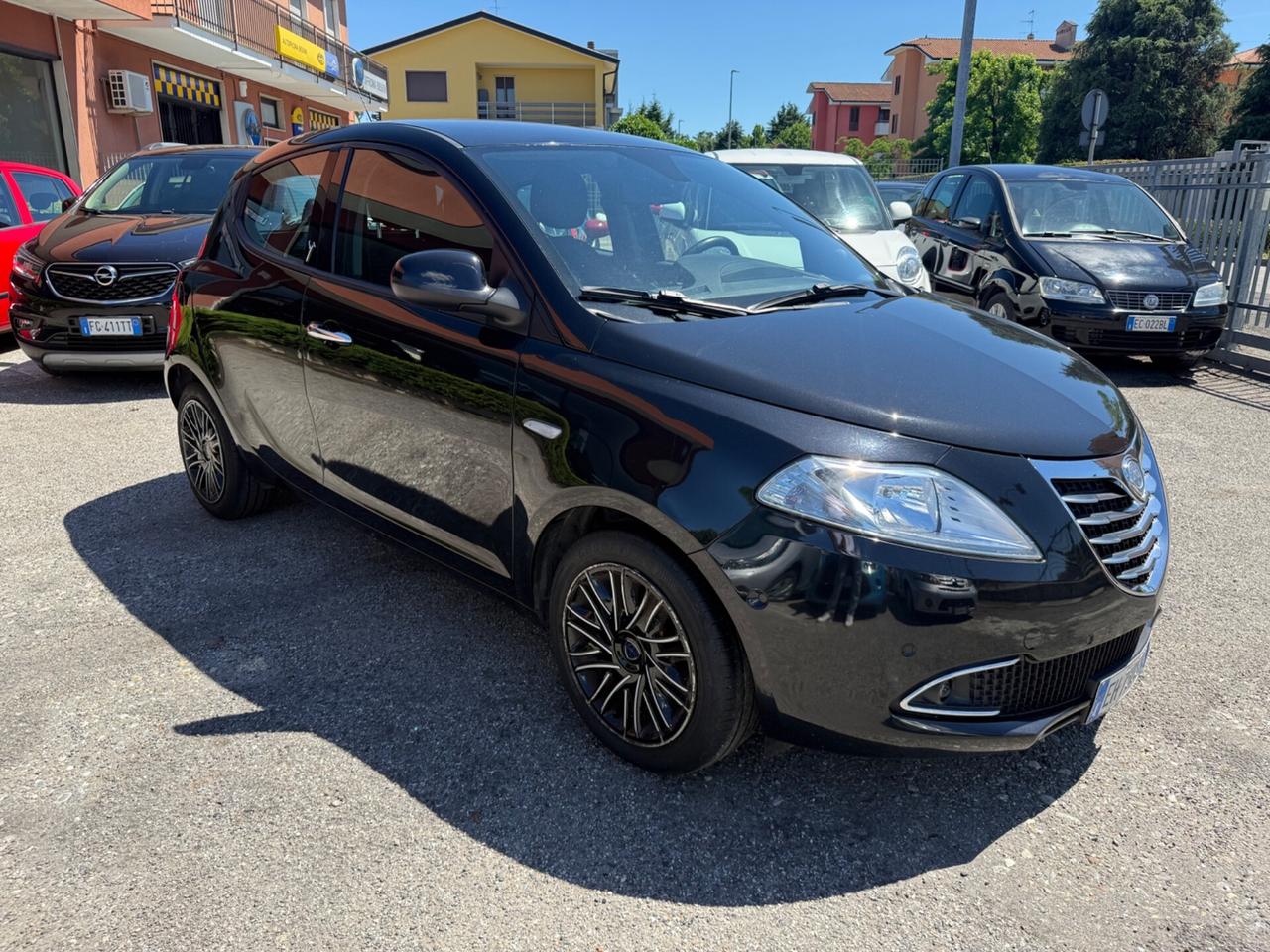Lancia Ypsilon 0.9 TwinAir 85 CV 5 porte S&S Platinum