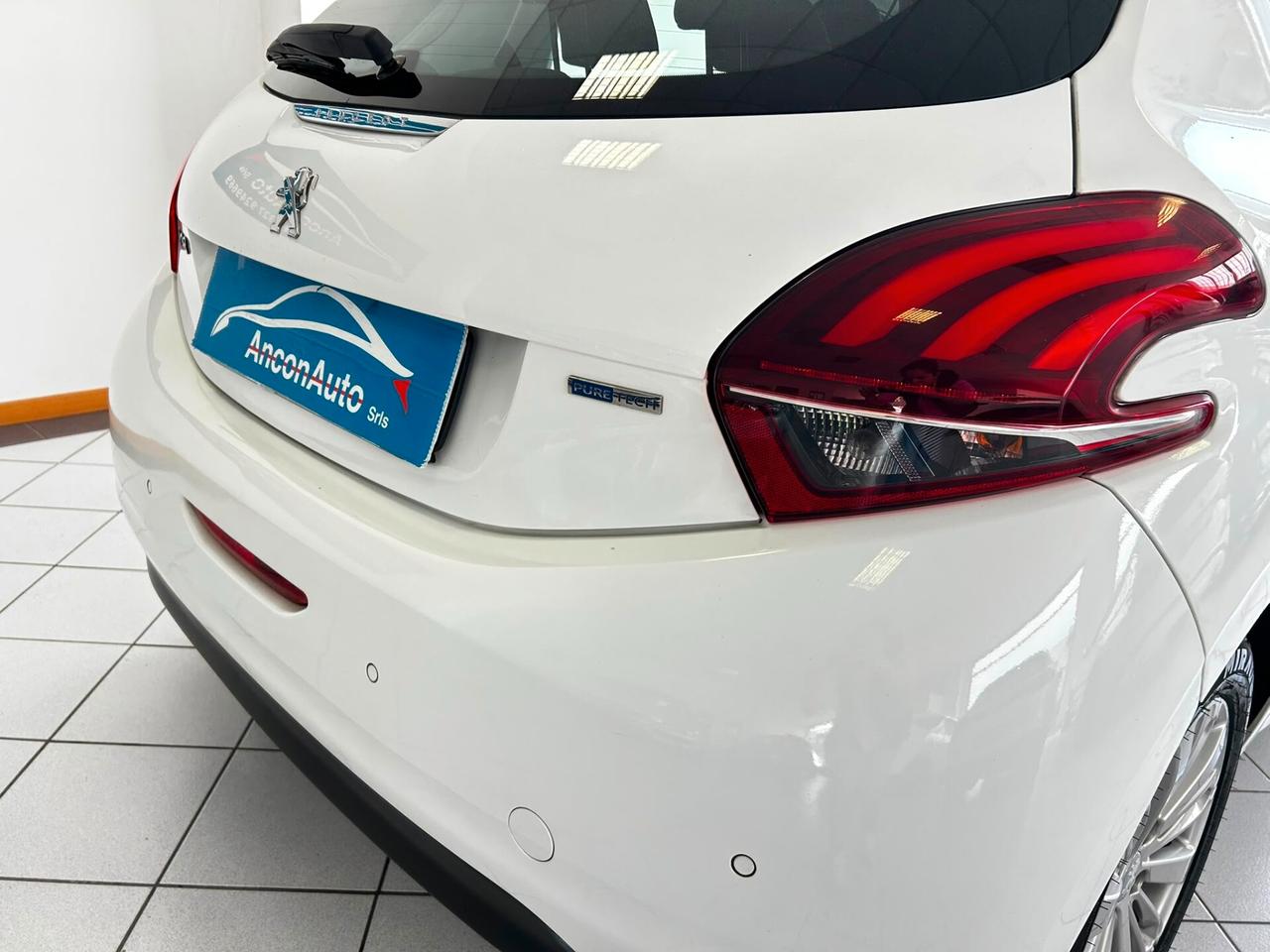 Peugeot 208 1.2GPL x neopatentati 2017