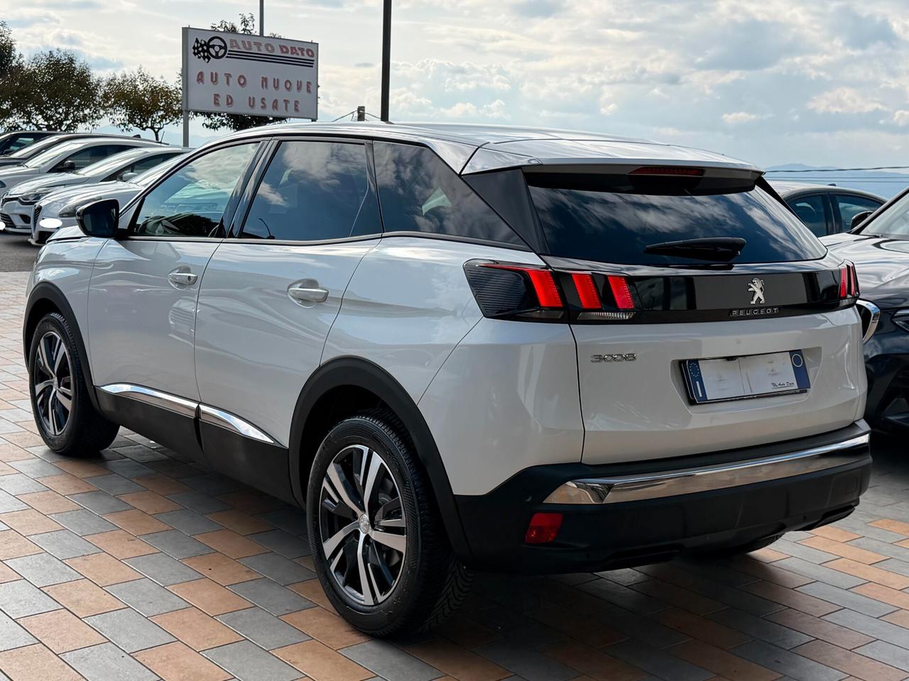 Peugeot 3008 1.5 BLUEHDI 130 cv. AT8 ALLURE (Nav)