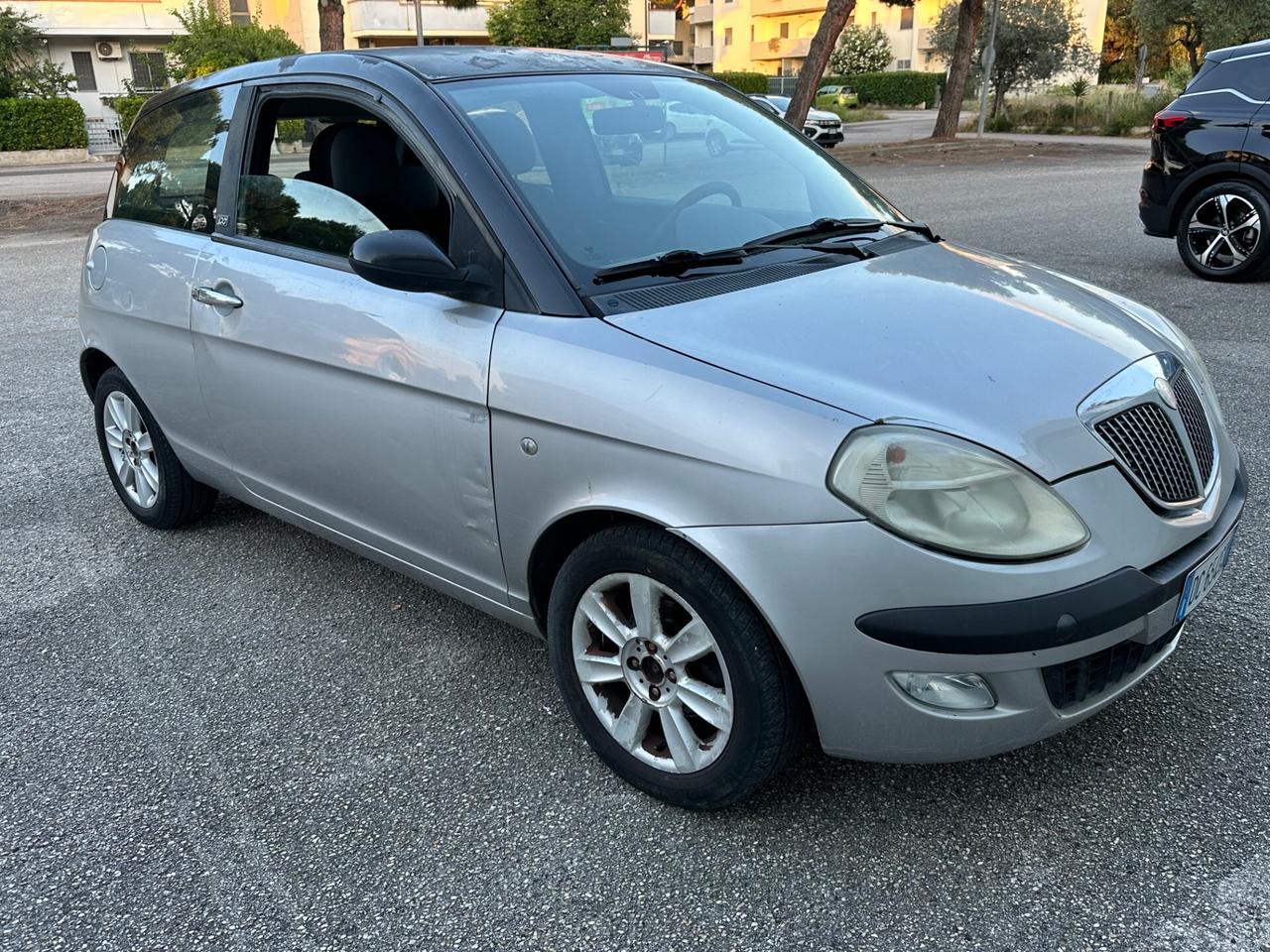 Lancia Ypsilon 1.2 16v benzina 2006 neopatentati