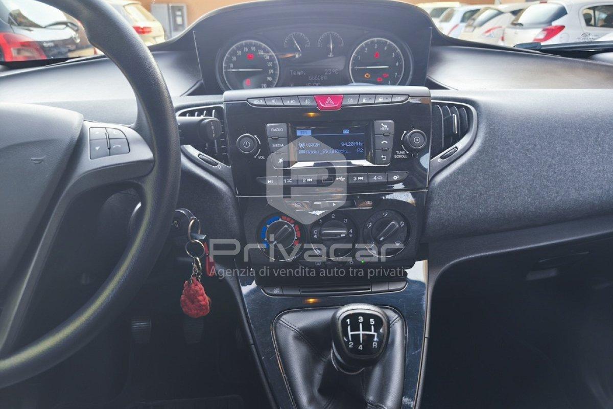 LANCIA Ypsilon 1.2 69 CV 5 porte GPL Ecochic Silver