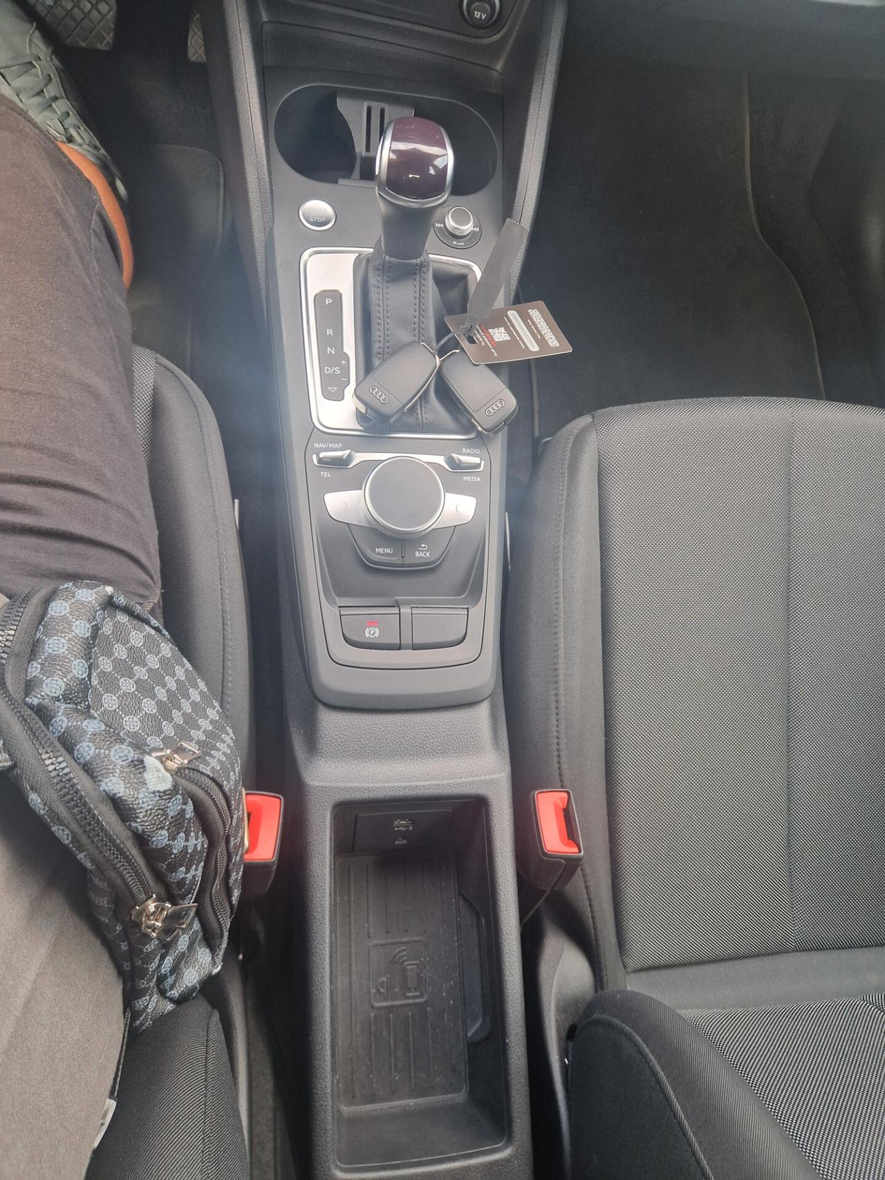 Audi Q2 30 TDI S tronic Business Advanced
