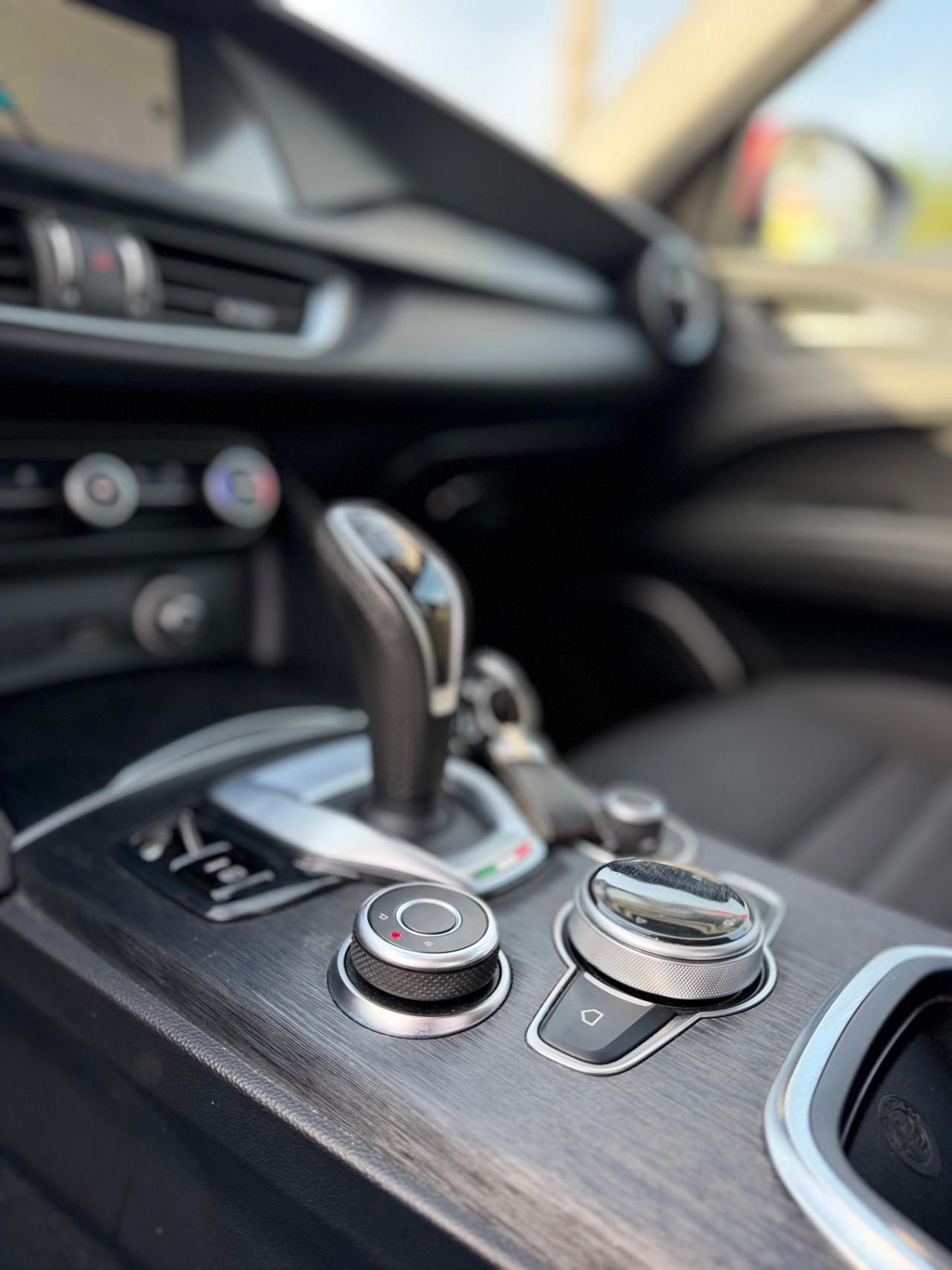 Alfa Romeo Stelvio 2.2 Turbodiesel 160 CV AT8 RWD Super