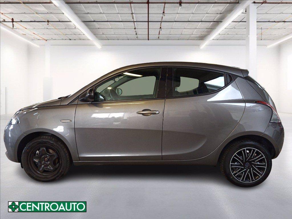 LANCIA Ypsilon 1.0 firefly hybrid Gold s&s 70cv 5p.ti del 2023
