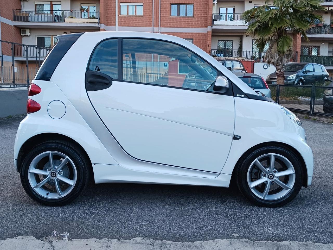 Smart ForTwo 1000 52 kW MHD coupé passion