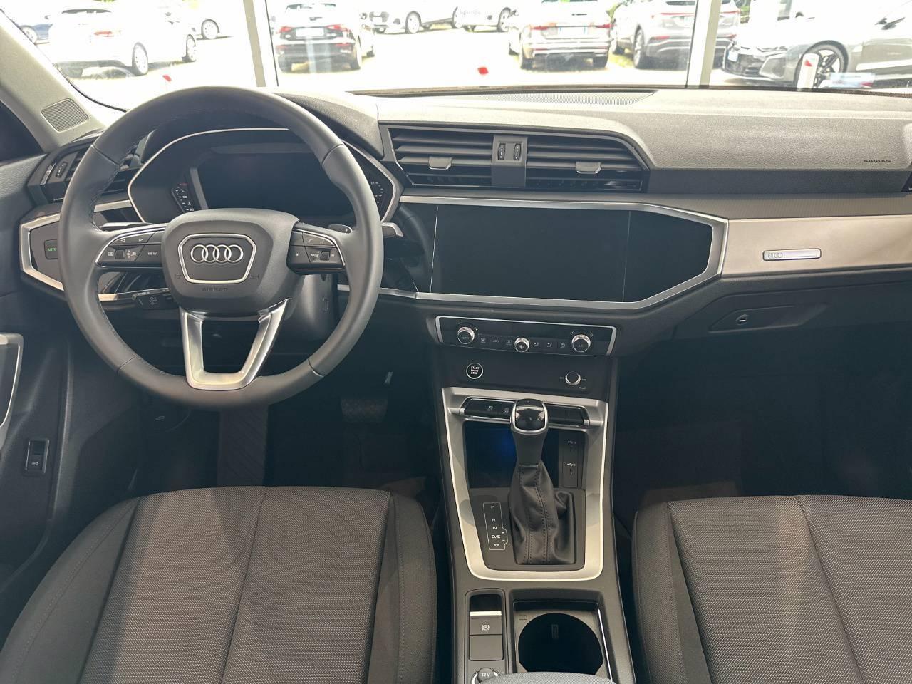 AUDI Q3 35 TDI S-TRONIC BUSINESS ADVANCED