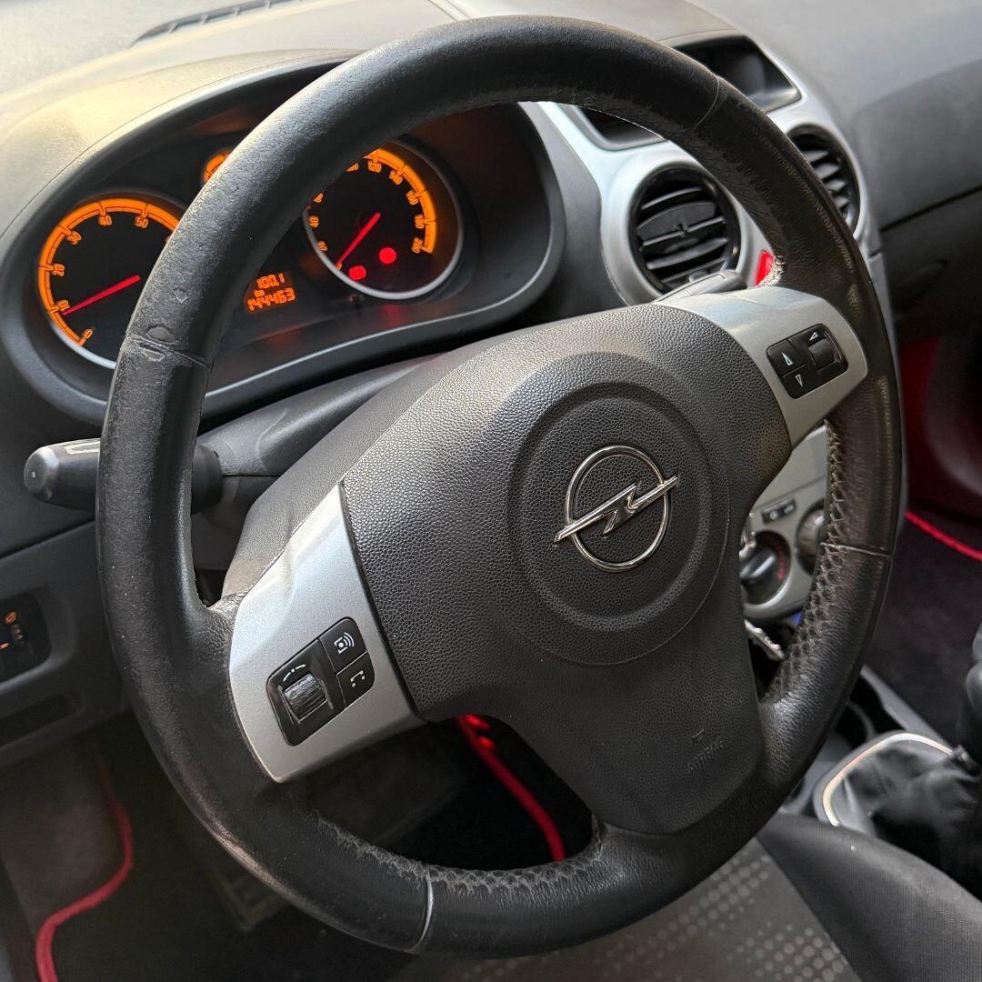 Opel Corsa 1.2 5 porte Cosmo