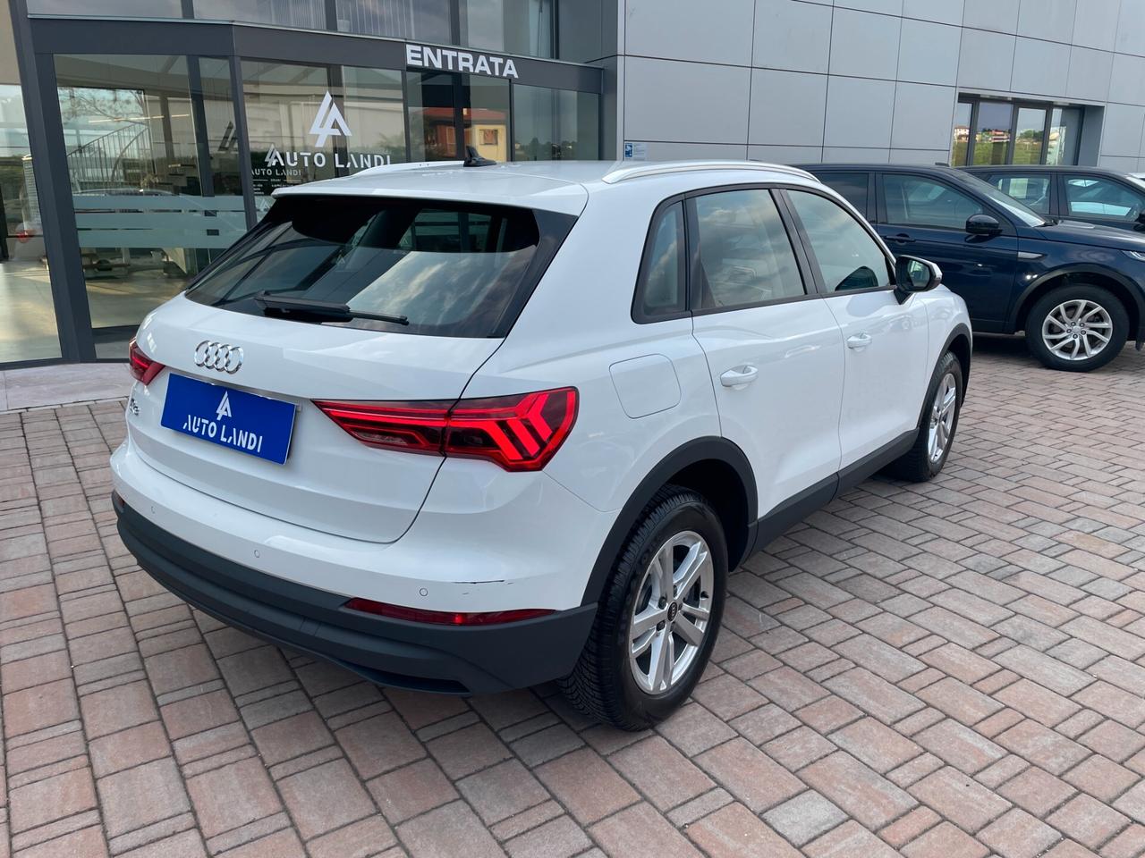 Audi Q3 45 TFSI e S tronic Business