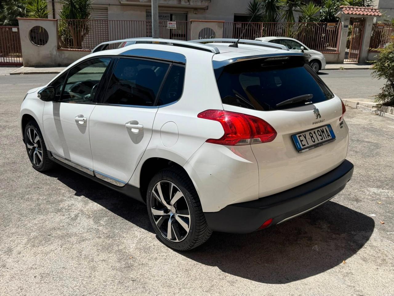 PEUGEOT 2008 1.6 HDI ALLURE TETTO+NAVI+CERCHI