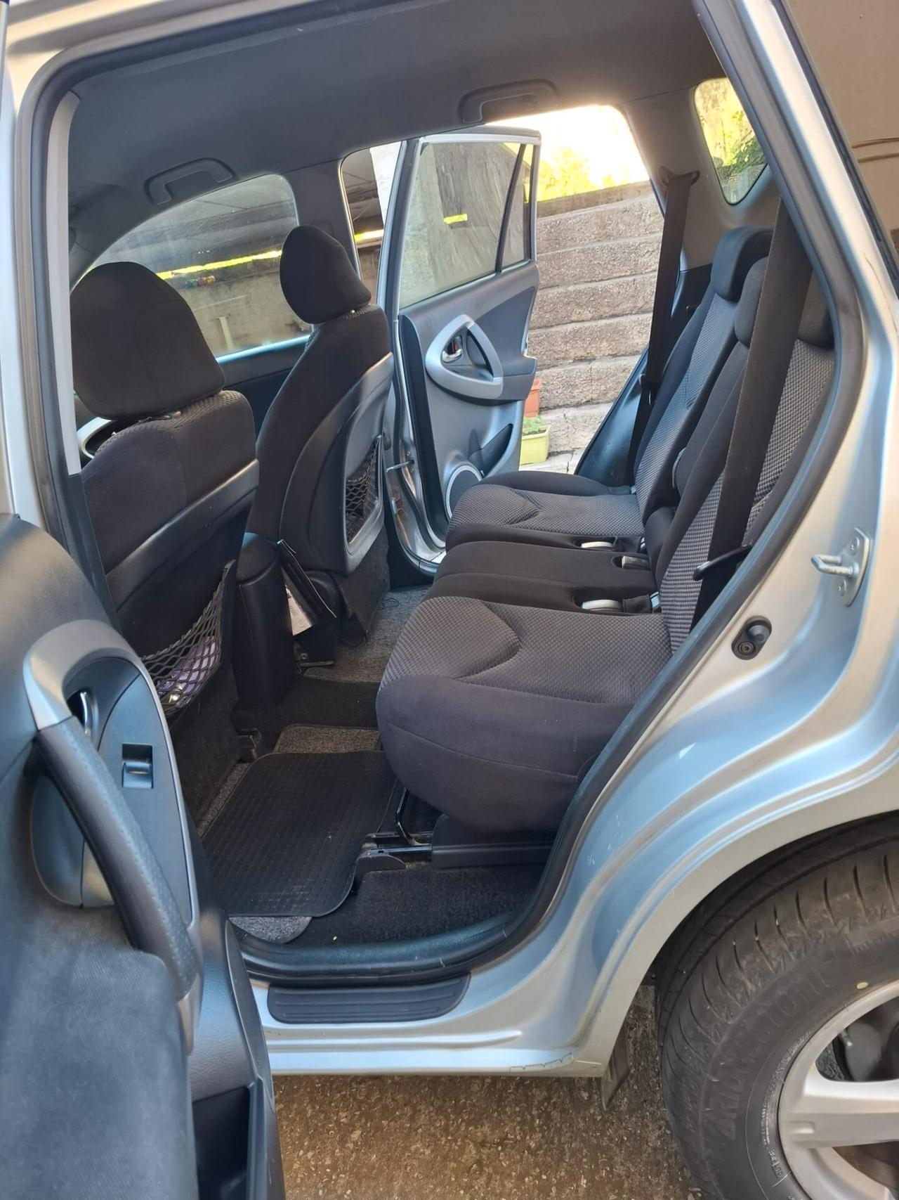 Toyota RAV 4 - 136 cv
