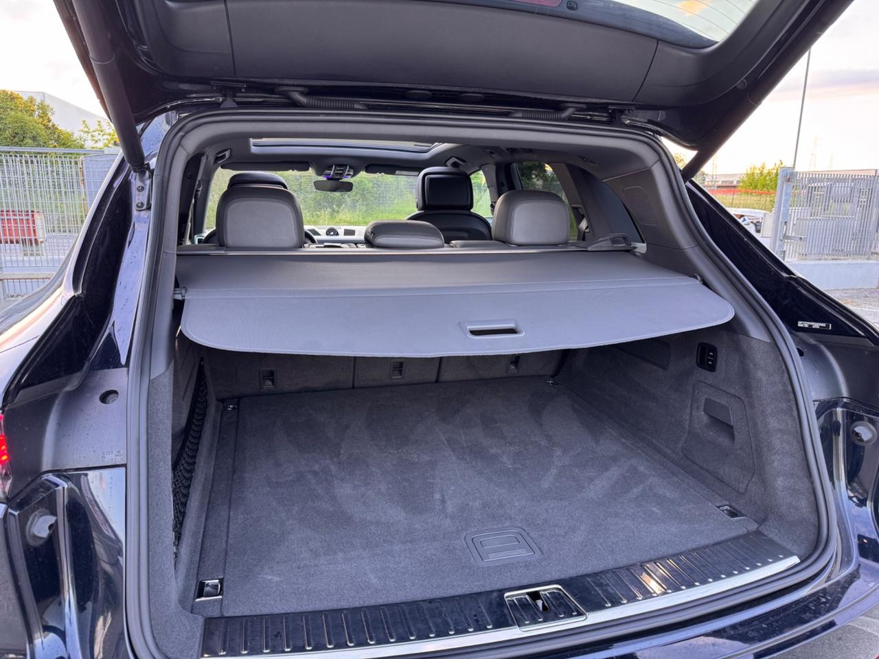 Porsche Cayenne 3.0 V6 E-Hybrid Platinum Edition
