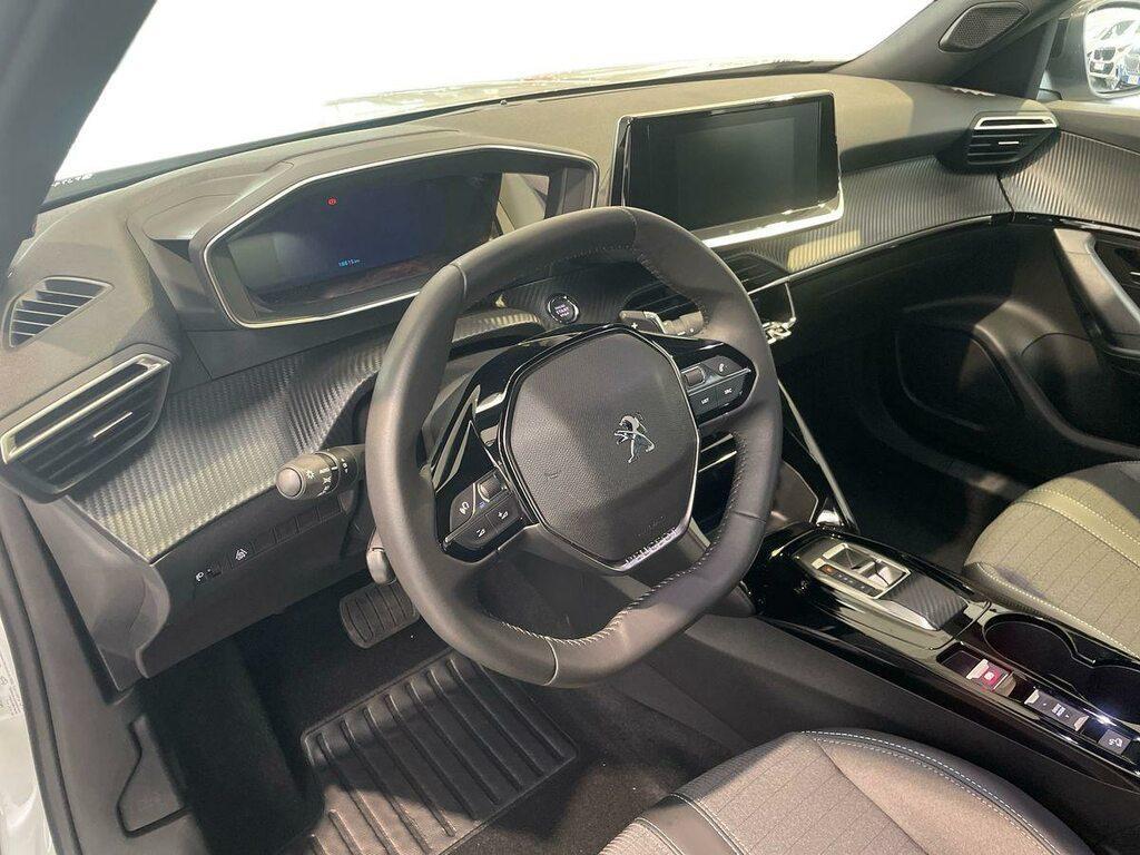 Peugeot 2008 1.2 PureTech Allure EAT