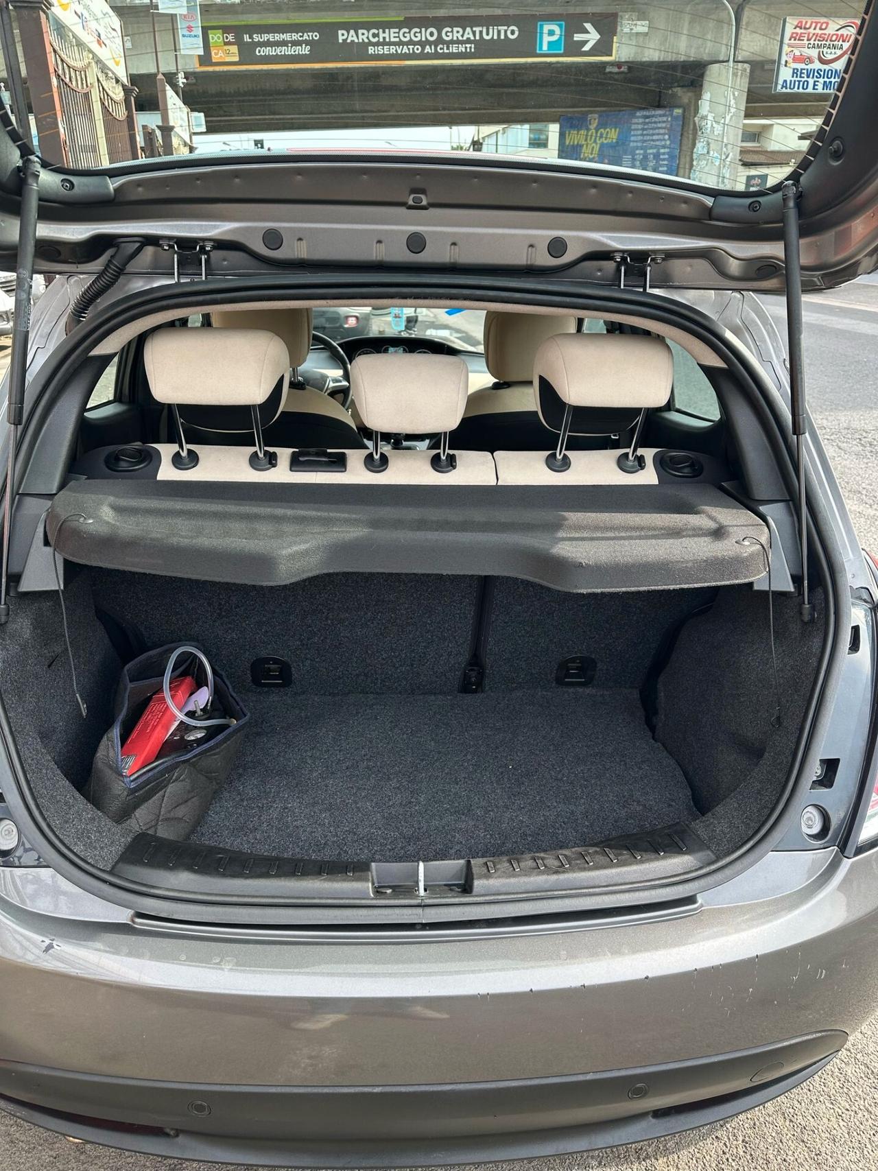 Lancia Ypsilon 1.2 69 CV 5 porte GPL Ecochic Gold